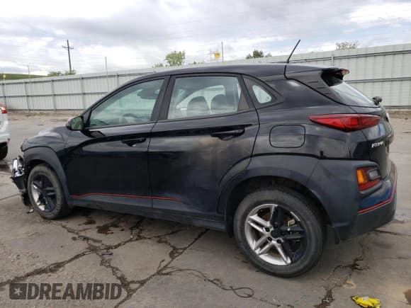 ✅ 2021 Hyundai Kona SE • VIN: KM8K1CAA4MU688027 • Лот: 52033324. Опубликован ранее на Copart с пробегом 54 105 миль. Бесплатный доступ к архиву аукционных продаж из США и подробный отчёт об истории автомобиля на DreamBid. Изображение 2.