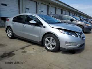 2015 Chevrolet Volt z VIN 1G1RA6E44FU105217, wystawiony jako Copart lot #50755014 z przebiegiem 88 627 mil mil oraz . Historia ofert i sprzedaży dostępna na DreamBid. Obrazek 4.