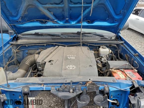 ✅ 2005 Toyota Tacoma • VIN: 5TELU42NX5Z018675 • Лот: 93909865. Опубликован ранее на Copart с пробегом 247 615 миль. Бесплатный доступ к архиву аукционных продаж из США и подробный отчёт об истории автомобиля на DreamBid. Изображение 11.