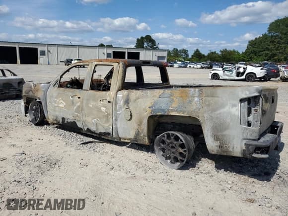 ✅ 2018 Chevrolet Silverado 1500 LS • VIN: 1GCVKNECXJZ134219 • Лот: 59640444. Опубликован ранее на Copart с пробегом Не указан. Бесплатный доступ к архиву аукционных продаж из США и подробный отчёт об истории автомобиля на DreamBid. Изображение 2.