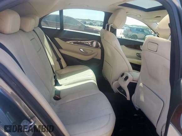 ✅ 2018 Mercedes-Benz E 300 • VIN: WDDZF4JBXJA391981 • Лот: 62967735. Опубликован ранее на Copart с пробегом 172 778 миль. Бесплатный доступ к архиву аукционных продаж из США и подробный отчёт об истории автомобиля на DreamBid. Изображение 10.