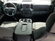 ✅ 2022 Chevrolet Silverado 1500 Custom • VIN: 3GCPYBEK9NG150768 • Lot: 61643675. Wystawiony na Copart z przebiegiem 37 574 mil. Bezpłatny archiwum sprzedaży aukcyjnych z USA i szczegółowy raport historii pojazdu na DreamBid. Zdjęcie 8.