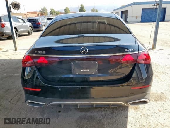 ✅ 2024 Mercedes-Benz E 350 • VIN: W1KLF4HB0RA007455 • Lot: 84361075. Wystawiony na Copart z przebiegiem 16 462 mil. Bezpłatny archiwum sprzedaży aukcyjnych z USA i szczegółowy raport historii pojazdu na DreamBid. Zdjęcie 6.