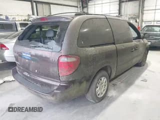 ✅ 2004 Dodge Caravan SE • VIN: 1D4GP24RX4B574326 • Lot: 43507359. Wystawiony na IAAI z przebiegiem 215 854 mil. Bezpłatny archiwum sprzedaży aukcyjnych z USA i szczegółowy raport historii pojazdu na DreamBid. Zdjęcie 4.