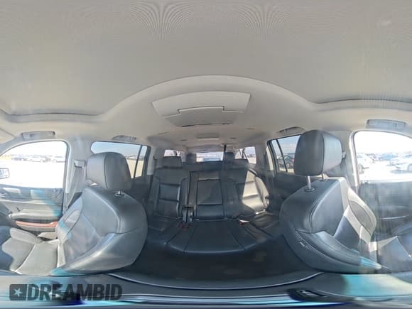 ✅ 2018 GMC Yukon XL SLT • VIN: 1GKS2GKC4JR185786 • Lot: 71130145. Listed on Copart with 132,850 mi. Free auction sales archive from the USA and detailed vehicle history report at DreamBid. Image 16.