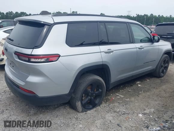 ✅ 2022 Jeep Grand Cherokee Altitude • VIN: 1C4RJJAG2N8581581 • Lot: 42258980. Listed on IAAI with 43,725 mi. Free auction sales archive from the USA and detailed vehicle history report at DreamBid. Image 4.