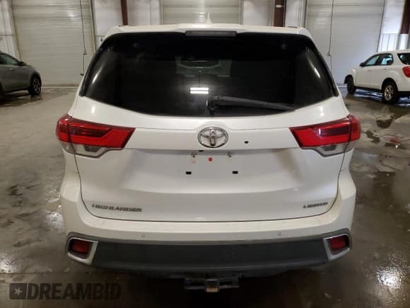 ✅ 2018 Toyota Highlander Limited Platinum • VIN: 5TDYZRFH8JS237229 • Lot: 81970255. Wystawiony na Copart z przebiegiem 38 365 mil. Bezpłatny archiwum sprzedaży aukcyjnych z USA i szczegółowy raport historii pojazdu na DreamBid. Zdjęcie 6.