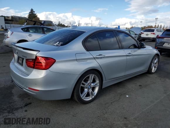 ✅ 2012 BMW 3 Series 328i • VIN: WBA3A5G53CNP17828 • Lot: 80922644. Listed on Copart with 145,716 mi. Free auction sales archive from the USA and detailed vehicle history report at DreamBid. Image 3.