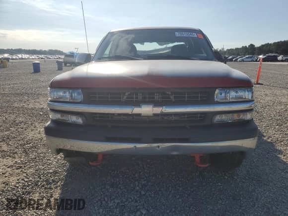 2000 Chevrolet Silverado 1500 LS z VIN 2GCEC19T2Y1129888, wystawiony jako Copart lot #70515545 z przebiegiem Nie podano mil oraz Szkoda całkowita • Salvage title. Historia ofert i sprzedaży dostępna na DreamBid. Obrazek 5.