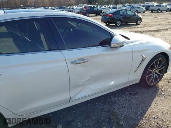 ✅ 2021 Genesis G70 3.3T • VIN: KMTG34LE0MU071526 • Lot: 43824012. Wystawiony na IAAI z przebiegiem 20 078 mil. Bezpłatny archiwum sprzedaży aukcyjnych z USA i szczegółowy raport historii pojazdu na DreamBid. Zdjęcie 16.