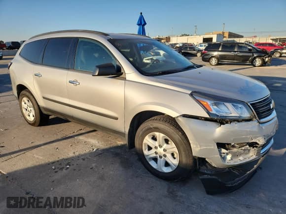 ✅ 2017 Chevrolet Traverse LS • VIN: 1GNKRFED2HJ305073 • Lot: 86101695. Wystawiony na Copart z przebiegiem 193 792 mil. Bezpłatny archiwum sprzedaży aukcyjnych z USA i szczegółowy raport historii pojazdu na DreamBid. Zdjęcie 4.
