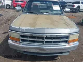 1995 Dodge Dakota z VIN 1B7GL23X4SS283696, wystawiony jako IAAI lot #41915325 z przebiegiem 305 457 mil mil oraz . Historia ofert i sprzedaży dostępna na DreamBid. Obrazek 6.