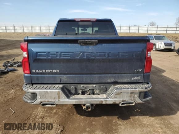 ✅ 2021 Chevrolet Silverado 1500 LTZ • VIN: 3GCUYGET0MG132005 • Lot: 49079175. Wystawiony na Copart z przebiegiem 90 246 mil. Bezpłatny archiwum sprzedaży aukcyjnych z USA i szczegółowy raport historii pojazdu na DreamBid. Zdjęcie 6.