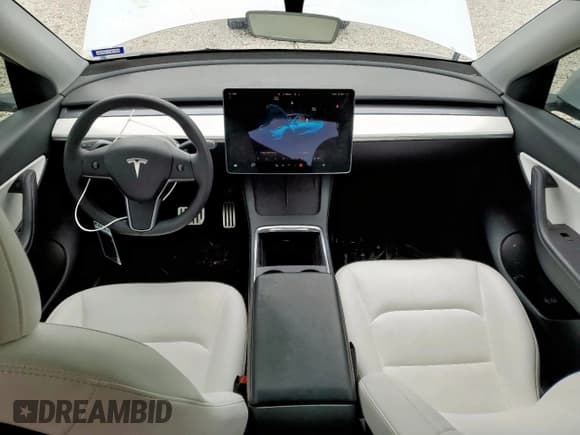 ✅ 2022 Tesla Model Y Performance • VIN: 7SAYGDEF9NF399909 • Lot: 59620215. Wystawiony na Copart z przebiegiem 43 951 mil. Bezpłatny archiwum sprzedaży aukcyjnych z USA i szczegółowy raport historii pojazdu na DreamBid. Zdjęcie 8.