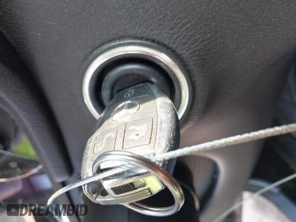 ✅ 2005 Mercedes-Benz C 240 • VIN: WDBRF81J65F665841 • Lot: 42464482. Listed on IAAI with 272,398 mi. Free auction sales archive from the USA and detailed vehicle history report at DreamBid. Image 11.