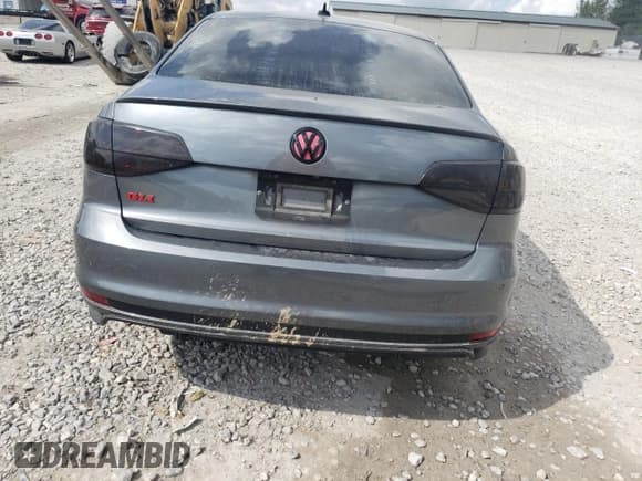 ✅ 2016 Volkswagen Jetta GLI SE • VIN: 3VW5S7AJ8GM402823 • Lot: 82313805. Listed on Copart with 124,384 mi. Free auction sales archive from the USA and detailed vehicle history report at DreamBid. Image 6.