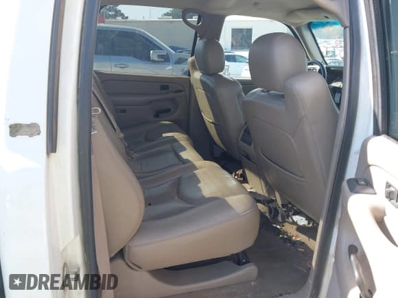 ✅ 2004 Chevrolet Silverado 2500HD LS • VIN: 1GCHK23234F201870 • Lot: 43503020. Wystawiony na IAAI z przebiegiem 277 071 mil. Bezpłatny archiwum sprzedaży aukcyjnych z USA i szczegółowy raport historii pojazdu na DreamBid. Zdjęcie 8.