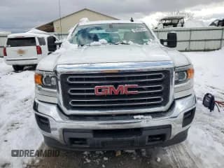 ✅ 2016 GMC Sierra 3500 • VIN: 1GT42VCG9GF259417 • Lot: 82909244. Wystawiony na Copart z przebiegiem 121 581 mil. Bezpłatny archiwum sprzedaży aukcyjnych z USA i szczegółowy raport historii pojazdu na DreamBid. Zdjęcie 5.