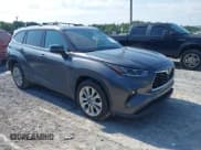 ✅ 2022 Toyota Highlander Limited • VIN: 5TDYZRAH1NS101425 • Лот: 42847426. Опубликован ранее на IAAI с пробегом 68 377 миль. Бесплатный доступ к архиву аукционных продаж из США и подробный отчёт об истории автомобиля на DreamBid. Изображение 1.