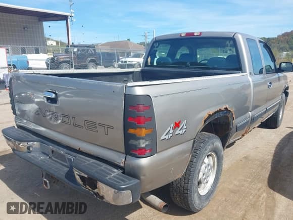 ✅ 2002 Chevrolet Silverado 1500 LS • VIN: 2GCEK19V521287718 • Lot: 43342896. Listed on IAAI with 199,522 mi. Free auction sales archive from the USA and detailed vehicle history report at DreamBid. Image 4.
