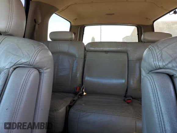 ✅ 2001 Chevrolet Suburban LS • VIN: 3GNFK16T51G242878 • Лот: 43081045. Опубликован ранее на Copart с пробегом 253 526 миль. Бесплатный доступ к архиву аукционных продаж из США и подробный отчёт об истории автомобиля на DreamBid. Изображение 10.