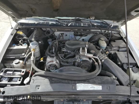 ✅ 1998 Chevrolet S-10 LS • VIN: 1GCCS19X4WK117879 • Лот: 46428335. Опубликован ранее на Copart с пробегом 152 705 миль. Бесплатный доступ к архиву аукционных продаж из США и подробный отчёт об истории автомобиля на DreamBid. Изображение 11.