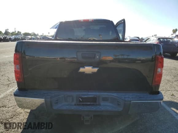 ✅ 2010 Chevrolet Silverado 1500 LT • VIN: 1GCPCSE06AZ210612 • Lot: 84215045. Listed on Copart with 192,600 mi. Free auction sales archive from the USA and detailed vehicle history report at DreamBid. Image 6.