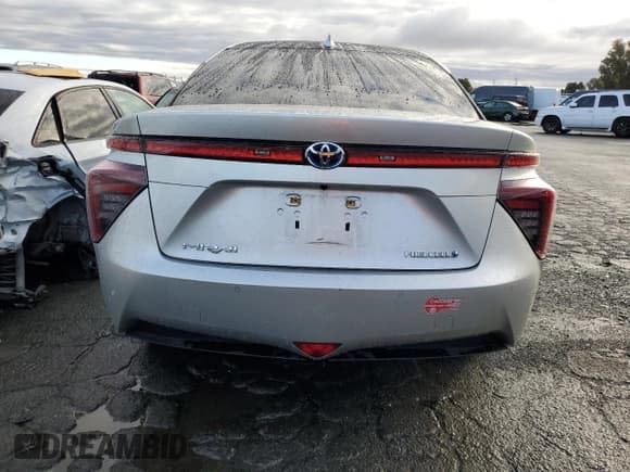 ✅ 2017 Toyota Mirai • VIN: JTDBVRBD0HA002156 • Lot: 70633762. Wystawiony na Copart z przebiegiem 25 437 mil. Bezpłatny archiwum sprzedaży aukcyjnych z USA i szczegółowy raport historii pojazdu na DreamBid. Zdjęcie 6.
