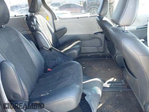 ✅ 2014 Toyota Sienna SE • VIN: 5TDXK3DC3ES521202 • Lot: 41579320. Listed on IAAI with 182,982 mi. Free auction sales archive from the USA and detailed vehicle history report at DreamBid. Image 8.