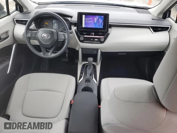 ✅ 2024 Toyota Corolla Cross L • VIN: 7MUAAABG2RV115698 • Lot: 82568305. Listed on Copart with 11,421 mi. Free auction sales archive from the USA and detailed vehicle history report at DreamBid. Image 8.