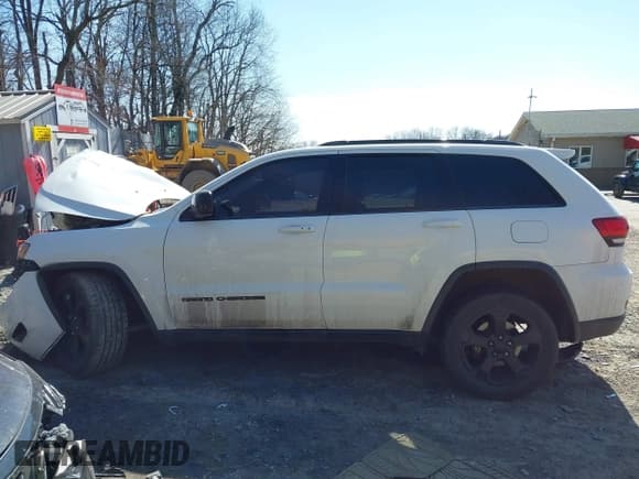 ✅ 2019 Jeep Grand Cherokee Upland • VIN: 1C4RJFAG4KC621150 • Lot: 41782333. Listed on IAAI with 98,801 mi. Free auction sales archive from the USA and detailed vehicle history report at DreamBid. Image 14.