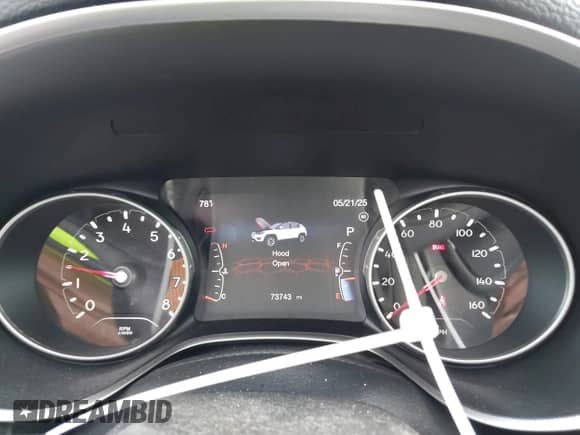 2021 Jeep Compass 80th Anniversary z VIN 3C4NJCEB0MT604218, wystawiony jako IAAI lot #42316107 z przebiegiem 73 743 mil mil oraz . Historia ofert i sprzedaży dostępna na DreamBid. Obrazek 7.