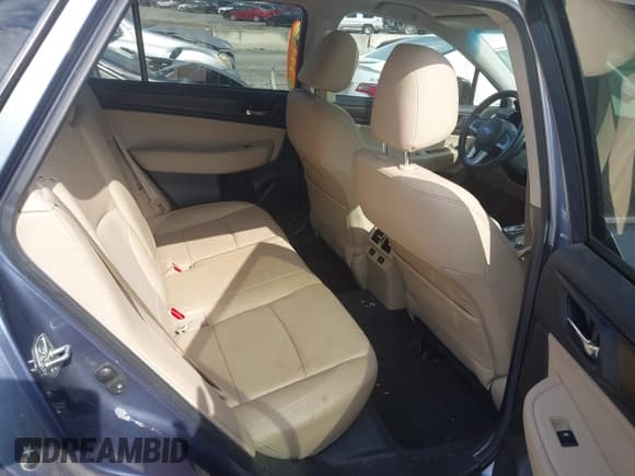 ✅ 2015 Subaru Outback Limited • VIN: 4S4BSBLC6F3345914 • Lot: 42473323. Listed on IAAI with 168,637 mi. Free auction sales archive from the USA and detailed vehicle history report at DreamBid. Image 8.