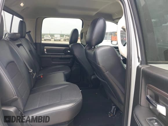 ✅ 2018 Ram 2500 Big Horn • VIN: 3C6UR5DL3JG366631 • Lot: 42402336. Listed on IAAI with 124,741 mi. Free auction sales archive from the USA and detailed vehicle history report at DreamBid. Image 8.