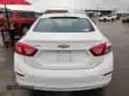 2017 Chevrolet Cruze LT z VIN 1G1BE5SM6H7167689, wystawiony jako Copart lot #66031372 z przebiegiem 143 755 mil mil oraz . Historia ofert i sprzedaży dostępna na DreamBid. Obrazek 6.
