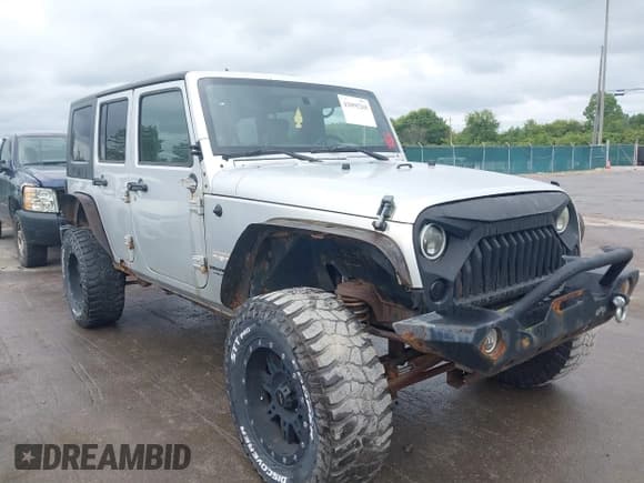 ✅ 2008 Jeep Wrangler Unlimited Sahara • VIN: 1J4GA59148L617989 • Lot: 43095265. Wystawiony na IAAI z przebiegiem 153 328 mil. Bezpłatny archiwum sprzedaży aukcyjnych z USA i szczegółowy raport historii pojazdu na DreamBid. Zdjęcie 1.
