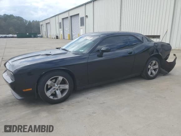 ✅ 2013 Dodge Challenger SXT • VIN: 2C3CDYAG7DH592935 • Lot: 84277125. Wystawiony na Copart z przebiegiem 204 885 mil. Bezpłatny archiwum sprzedaży aukcyjnych z USA i szczegółowy raport historii pojazdu na DreamBid. Zdjęcie 1.