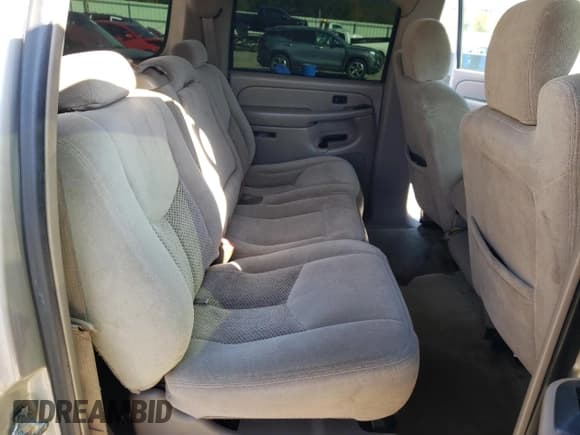 ✅ 2005 Chevrolet Suburban LT • VIN: 3GNEC16Z75G241623 • Лот: 77765474. Опубликован ранее на Copart с пробегом 200 659 миль. Бесплатный доступ к архиву аукционных продаж из США и подробный отчёт об истории автомобиля на DreamBid. Изображение 12.