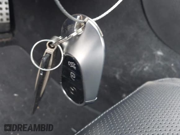 ✅ 2025 Mercedes-Benz C 43 AMG • VIN: W1KAF8HB1SR256613 • Lot: 42376954. Listed on IAAI with 1,570 mi. Free auction sales archive from the USA and detailed vehicle history report at DreamBid. Image 11.