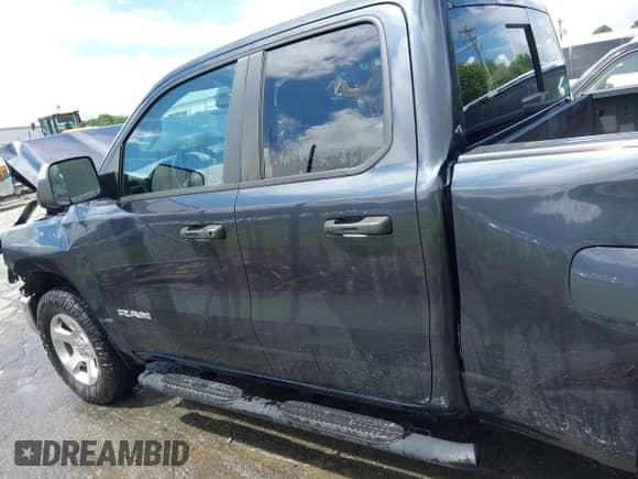 2019 Ram 1500 Tradesman z VIN 1C6SRFCT5KN597618, wystawiony jako IAAI lot #42243878 z przebiegiem 69 131 mil mil oraz . Historia ofert i sprzedaży dostępna na DreamBid. Obrazek 14.