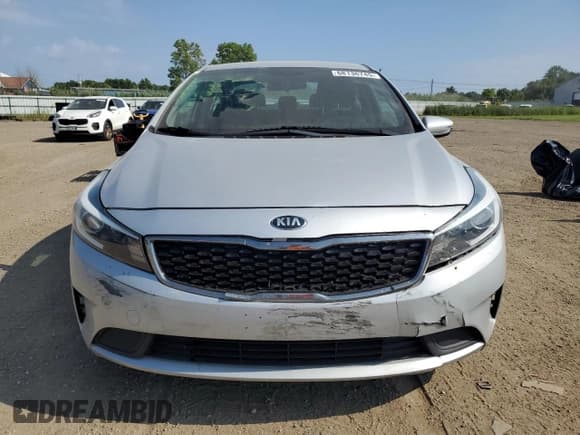 ✅ 2017 Kia Forte LX • VIN: 3KPFK4A77HE034477 • Lot: 68136745. Listed on Copart with 96,223 mi. Free auction sales archive from the USA and detailed vehicle history report at DreamBid. Image 5.