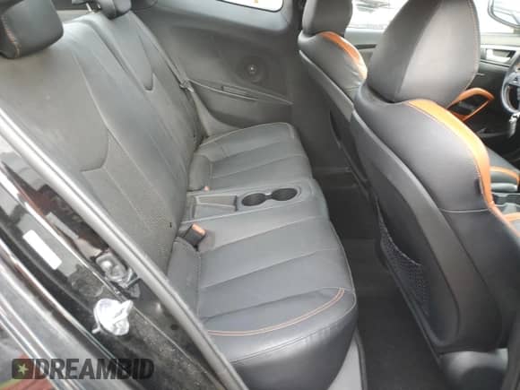 2016 Hyundai Veloster Turbo z VIN KMHTC6AE0GU267722, wystawiony jako Copart lot #72993102 z przebiegiem 83 902 mil mil oraz . Historia ofert i sprzedaży dostępna na DreamBid. Obrazek 10.