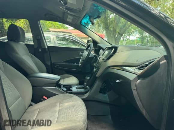 ✅ 2017 Hyundai Santa Fe 2.4L • VIN: 5NMZTDLB5HH022705 • Лот: 58380424. Опубликован ранее на Copart с пробегом 121 408 миль. Бесплатный доступ к архиву аукционных продаж из США и подробный отчёт об истории автомобиля на DreamBid. Изображение 5.