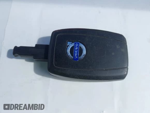 ✅ 2011 Volvo C30 • VIN: YV1672MK4B2198306 • Лот: 41980156. Опубликован ранее на IAAI с пробегом 205 771 миль. Бесплатный доступ к архиву аукционных продаж из США и подробный отчёт об истории автомобиля на DreamBid. Изображение 11.