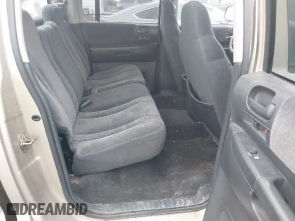 ✅ 2004 Dodge Dakota SLT • VIN: 1D7HG48NX4S596370 • Lot: 41760565. Listed on IAAI with 232,409 mi. Free auction sales archive from the USA and detailed vehicle history report at DreamBid. Image 8.