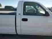 2004 Chevrolet Silverado 1500 LS z VIN 1GCEC14V54Z353344, wystawiony jako Copart lot #72597554 z przebiegiem Nie podano mil oraz Czysty tytuł • Clean title. Historia ofert i sprzedaży dostępna na DreamBid. Obrazek 10.
