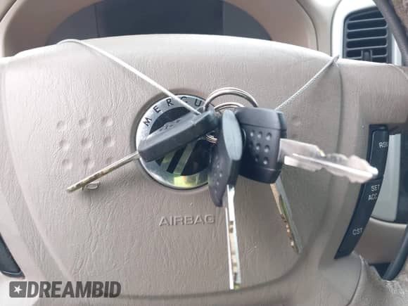 2005 Mercury Mariner Luxury z VIN 4M2YU56175DJ10333, wystawiony jako IAAI lot #41644749 z przebiegiem 174 477 mil mil oraz . Historia ofert i sprzedaży dostępna na DreamBid. Obrazek 11.