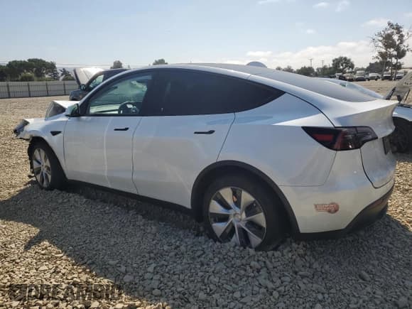 ✅ 2024 Tesla Model Y Long Range • VIN: 7SAYGDEE5RF066748 • Lot: 71739845. Listed on Copart with 20,504 mi. Free auction sales archive from the USA and detailed vehicle history report at DreamBid. Image 2.