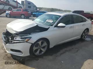 ✅ 2019 Honda Accord Touring • VIN: 1HGCV2F98KA003923 • Lot: 80894575. Listed on Copart with 81,926 mi. Free auction sales archive from the USA and detailed vehicle history report at DreamBid. Image 1.