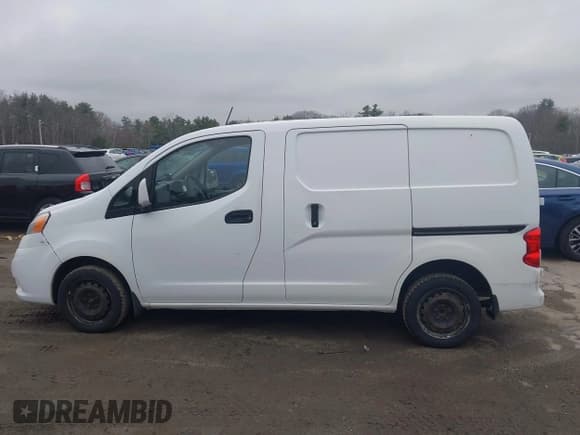 ✅ 2018 Nissan NV200 S • VIN: 3N6CM0KN9JK698433 • Лот: 42028281. Опубликован ранее на IAAI с пробегом 309 905 миль. Бесплатный доступ к архиву аукционных продаж из США и подробный отчёт об истории автомобиля на DreamBid. Изображение 14.